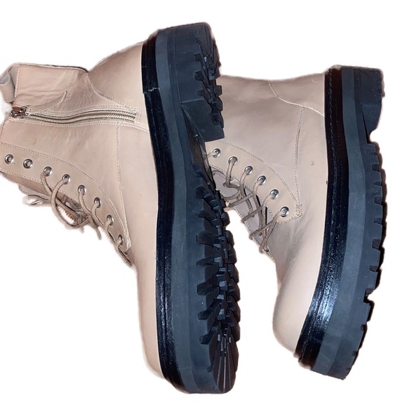 BLACK SUEDE STUDIO DREA FENDI LEATHER BOOTS - Picture 6 of 9